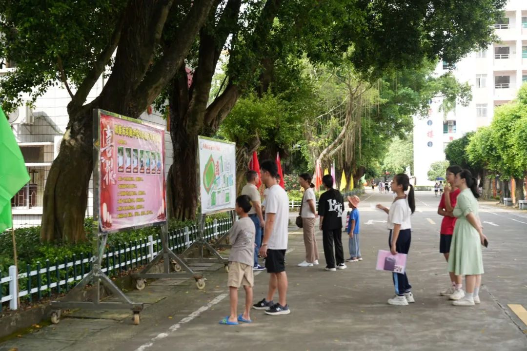 梦想起航 未来可期 | 阳春市实验中学开展2024年秋季七年级新生注册工作-阳春敏学网