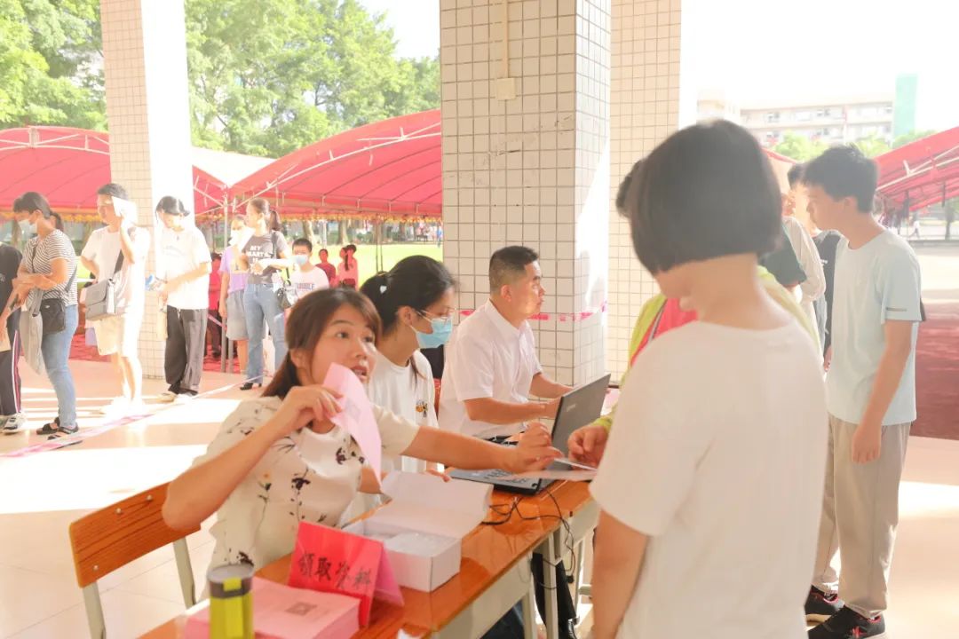 图片[13]-梦想起航 未来可期 | 阳春市实验中学开展2024年秋季七年级新生注册工作-阳春敏学网