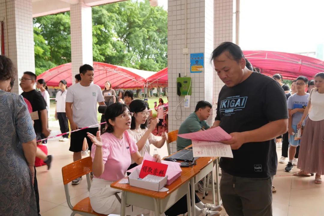 图片[11]-梦想起航 未来可期 | 阳春市实验中学开展2024年秋季七年级新生注册工作-阳春敏学网
